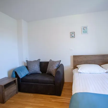 Apartments Silver Shell Bed & Breakfast