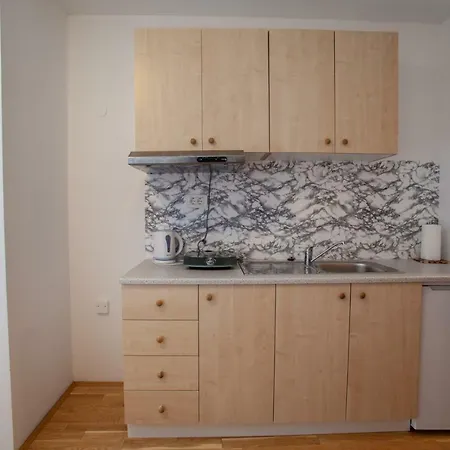 Apartments Silver Shell Nočitev z zajtrkom 2*