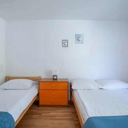 Apartments Silver Shell Nočitev z zajtrkom 2*