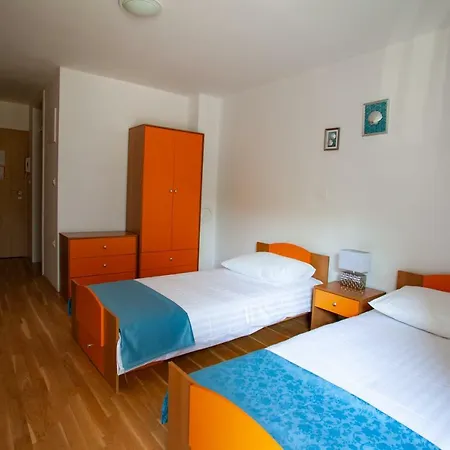 Nočitev z zajtrkom Apartments Silver Shell