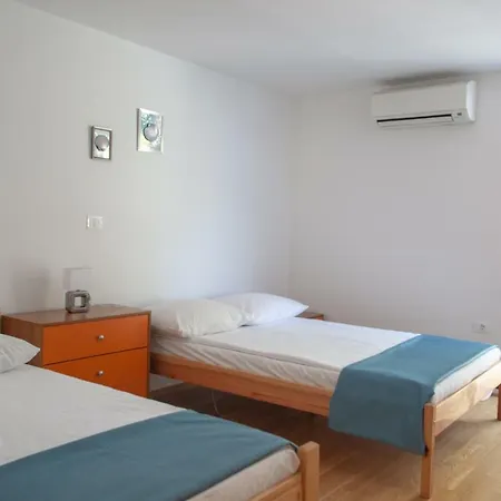 Nočitev z zajtrkom Apartments Silver Shell