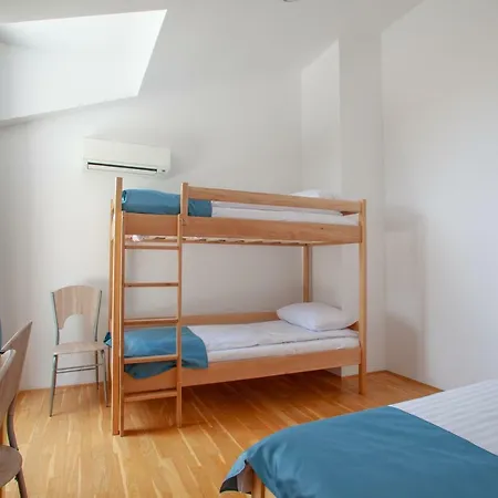 Apartments Silver Shell Bed & Breakfast 2*