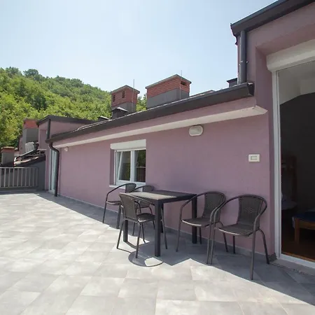 Apartments Silver Shell Nočitev z zajtrkom