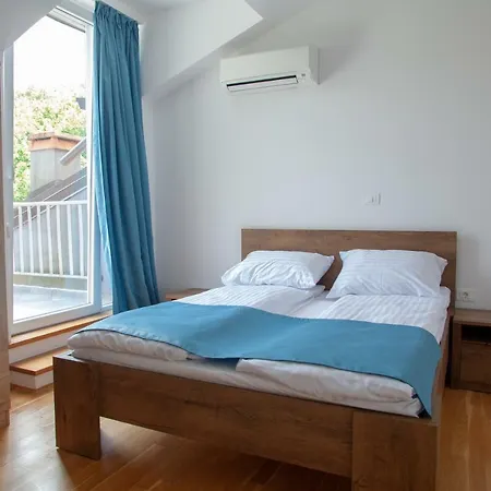 Apartments Silver Shell Bed & Breakfast
