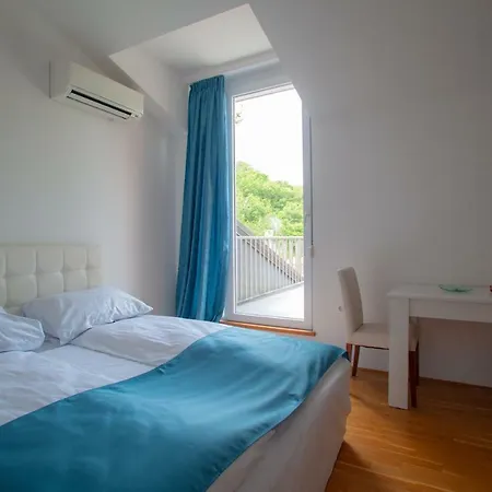 Apartments Silver Shell 2*