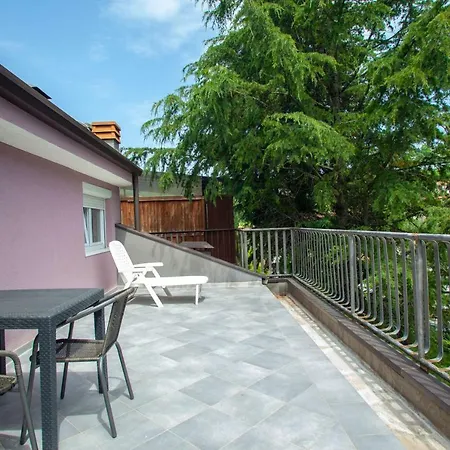 Apartments Silver Shell 2*